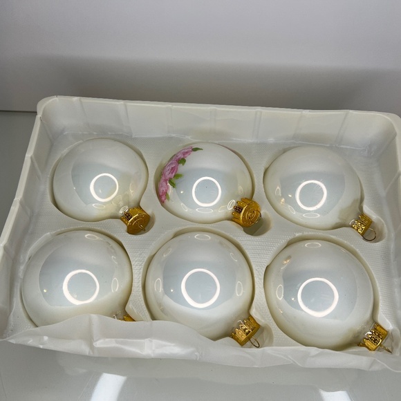 6 Vintage White Tree Ornaments Glass Balls Danson In Original Box 2.5” - Picture 2 of 14